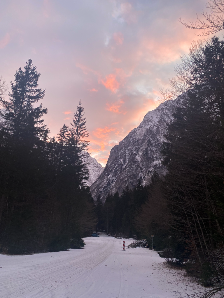 Berge Triglav Nationalpark im Schnee